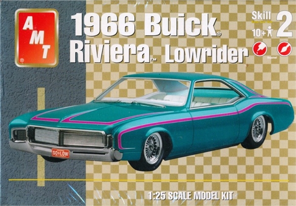 1966 Buick Riviera Custom with Schwinn Spider Bike (1/25) (fs)