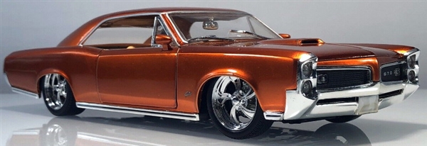 1966 Pontiac GTO Diecast 'Hot Wheels West Coast Customs' (1/18) (fs)